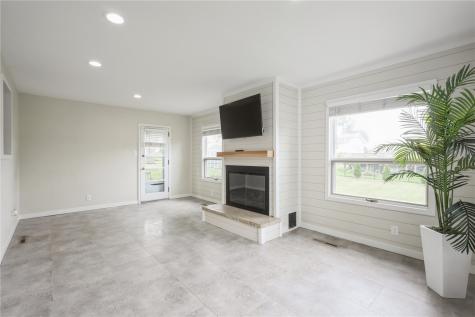 825 Staub Court NE Cedar Rapids IA 52402