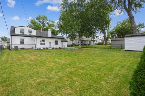 825 Staub Court NE Cedar Rapids IA 52402