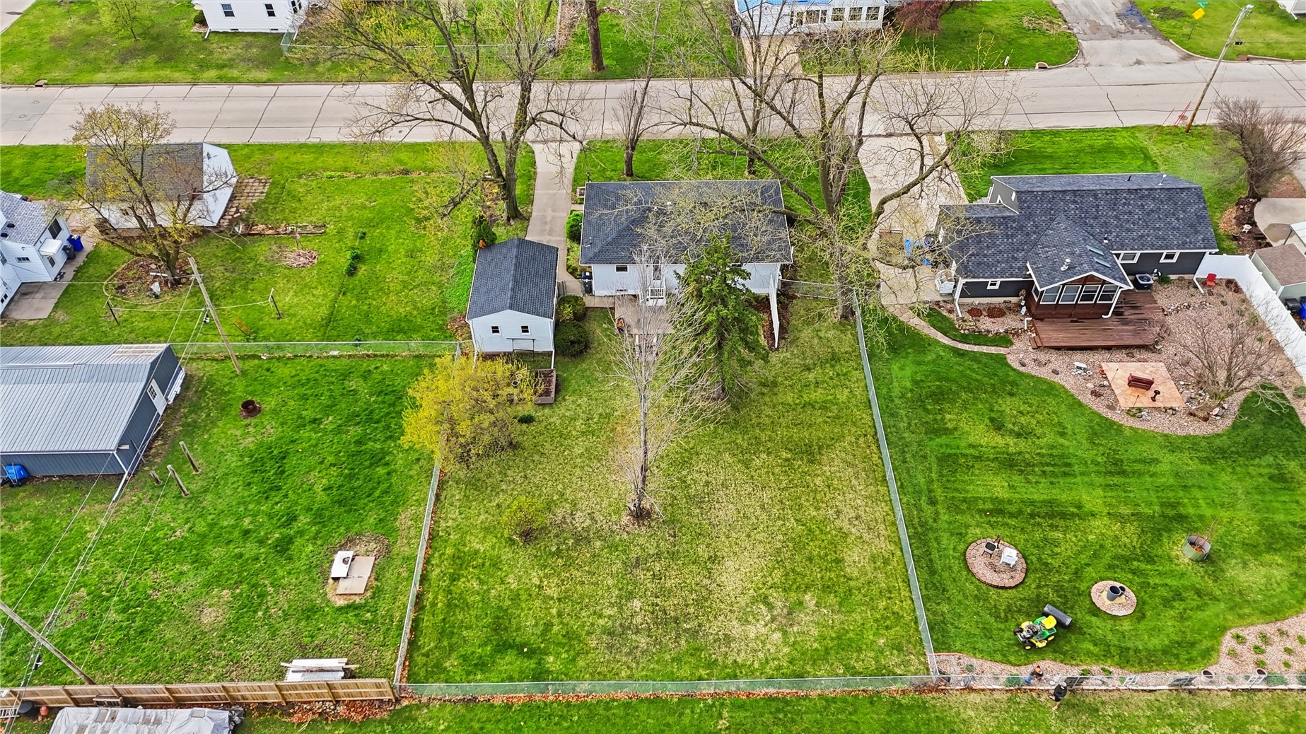 1920 Burch Avenue NW Cedar Rapids IA 52405