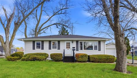 1920 Burch Avenue NW Cedar Rapids IA 52405