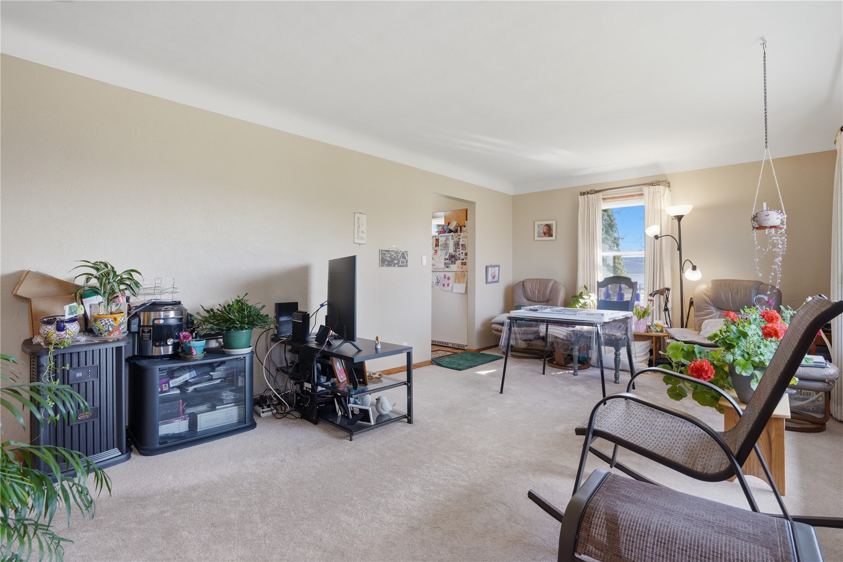 1920 Burch Avenue NW Cedar Rapids IA 52405