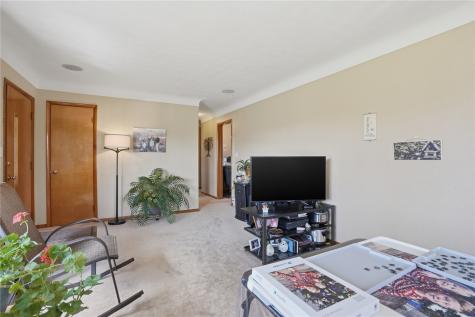 1920 Burch Avenue NW Cedar Rapids IA 52405