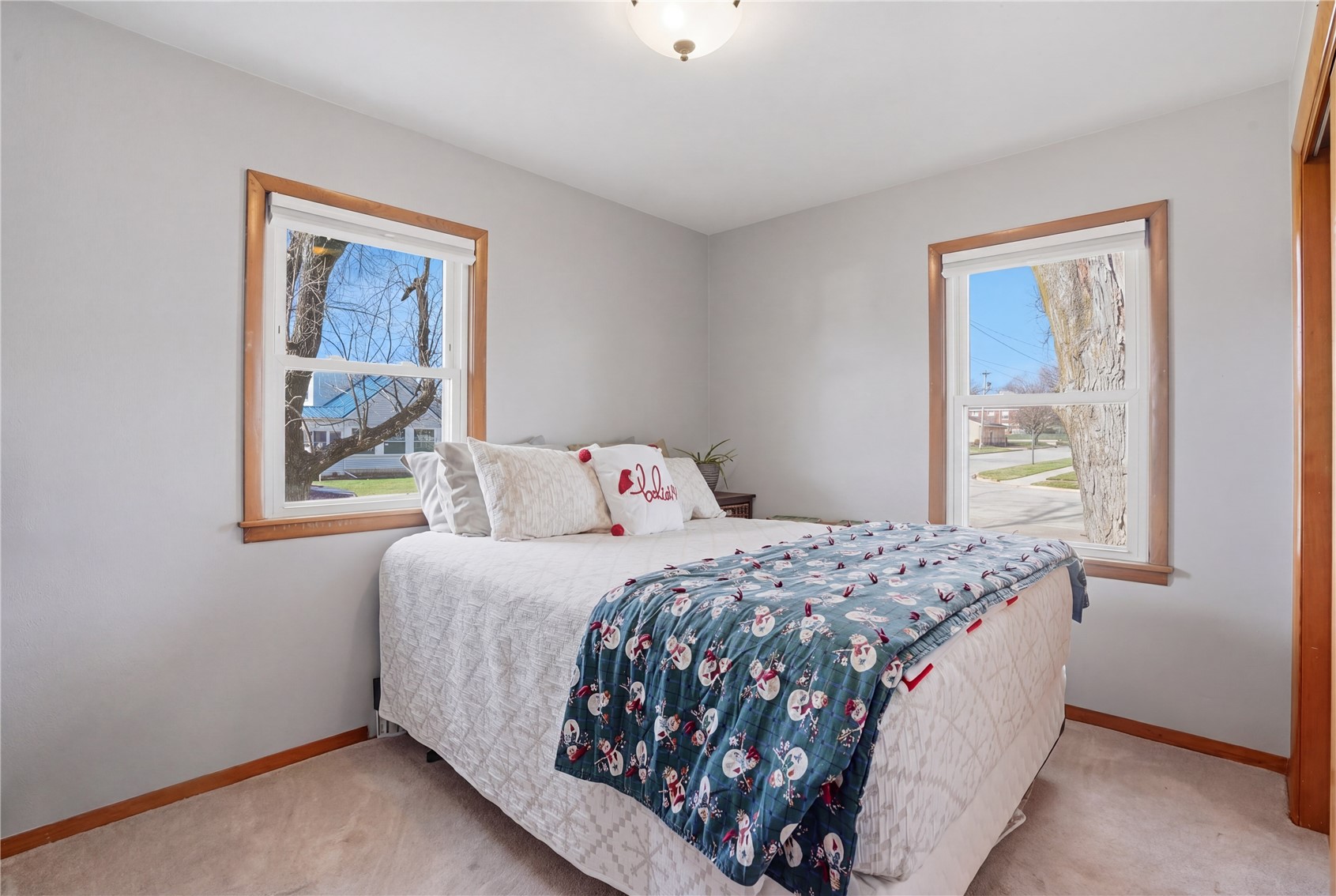 1920 Burch Avenue NW Cedar Rapids IA 52405