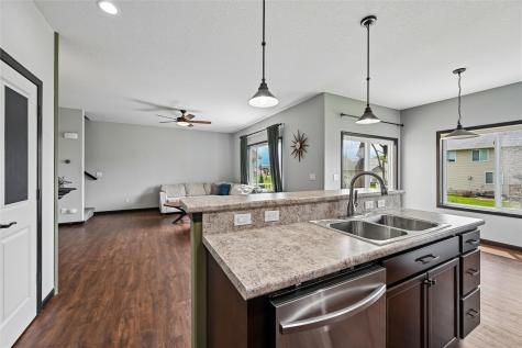 1105 Deer Run Drive NE Cedar Rapids IA 52402