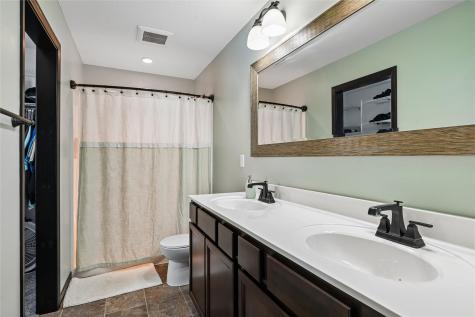 1105 Deer Run Drive NE Cedar Rapids IA 52402