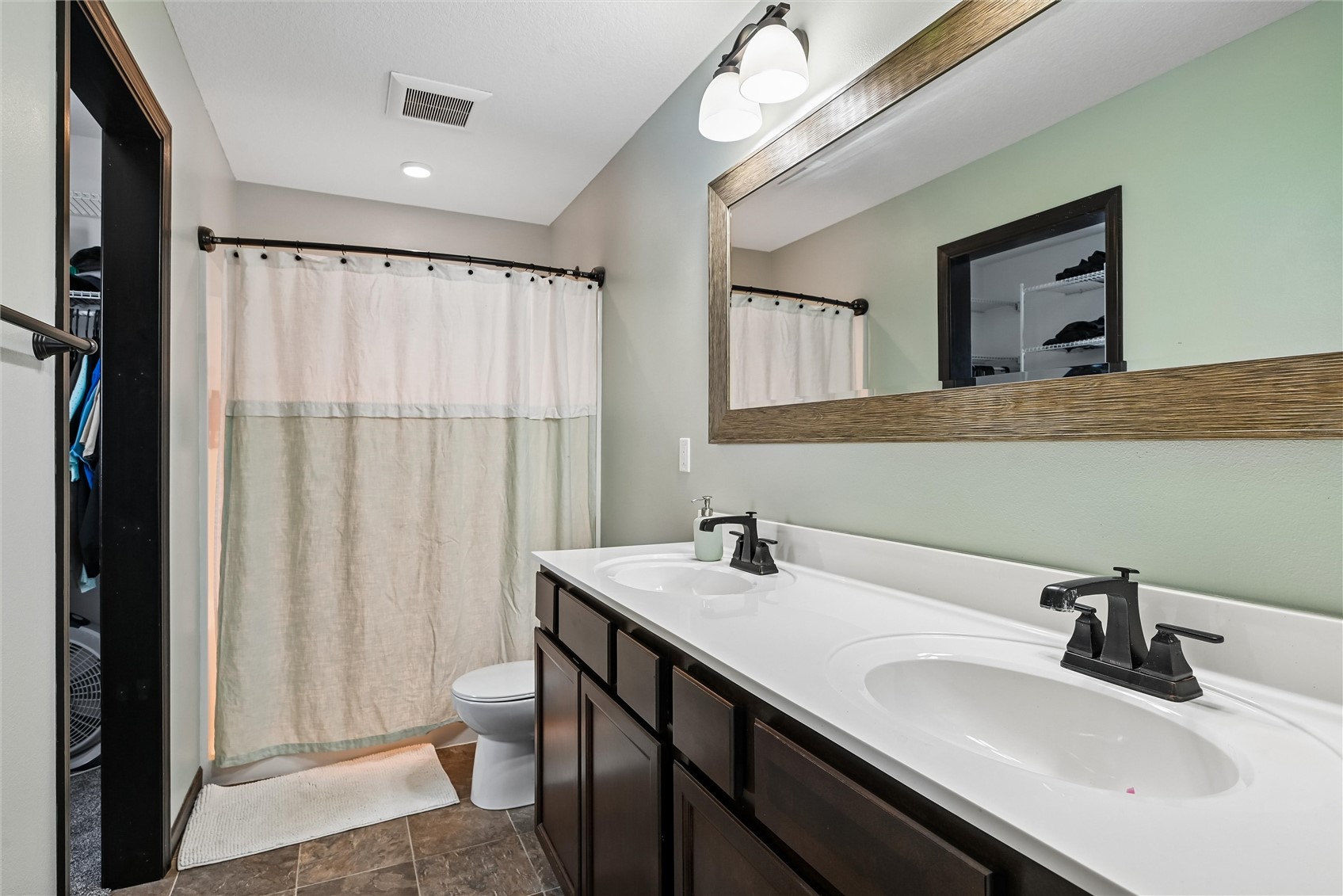 1105 Deer Run Drive NE Cedar Rapids IA 52402