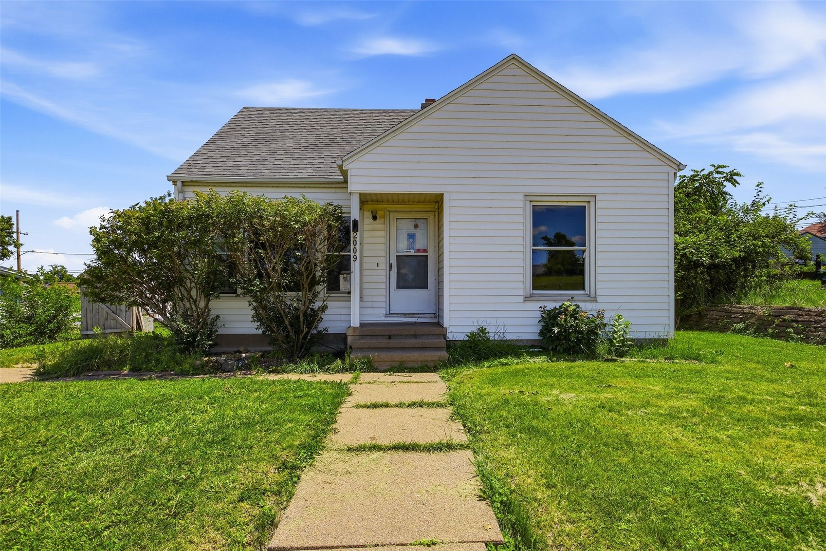 2009 3rd Street SW Cedar Rapids IA 52404
