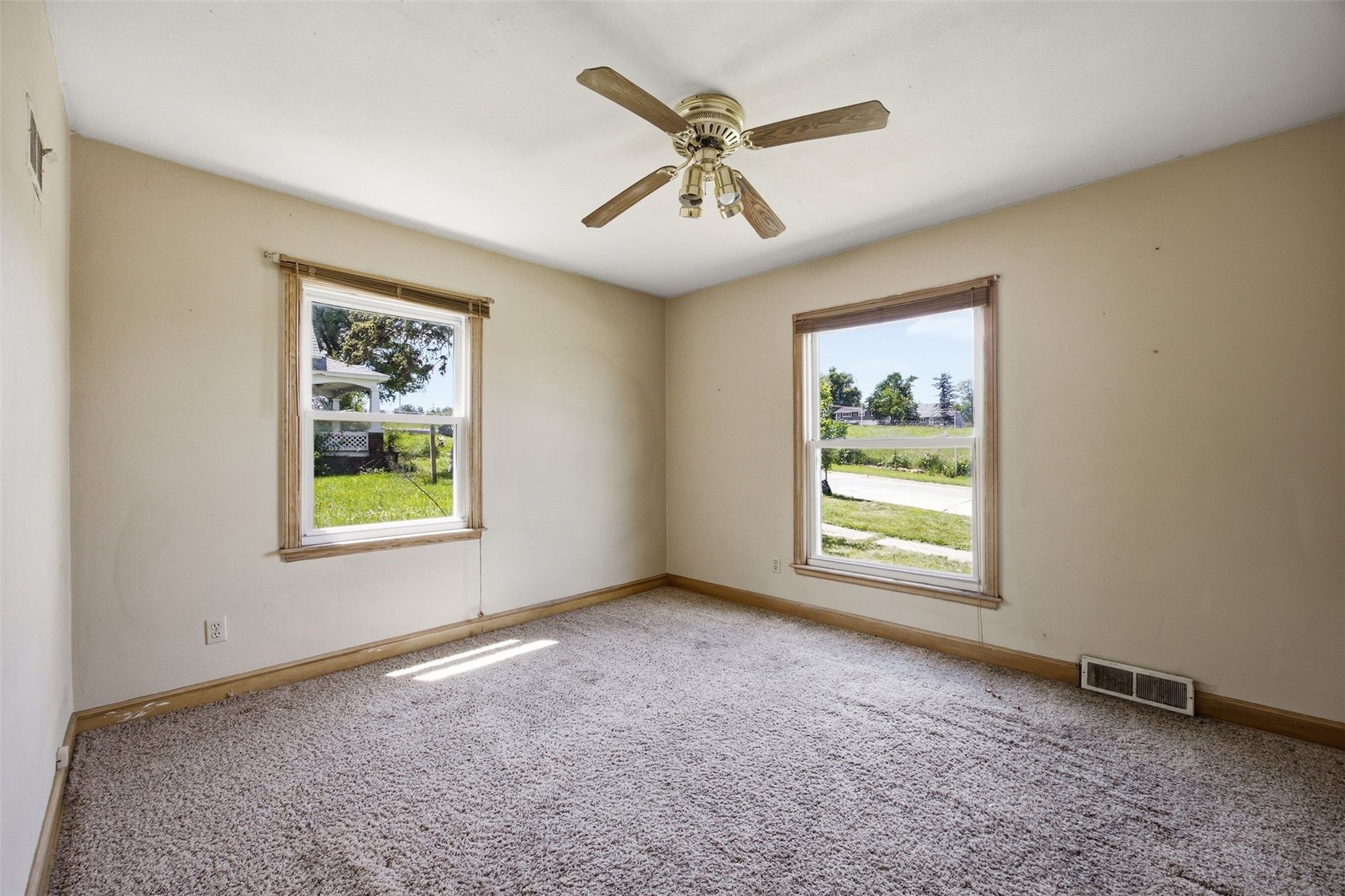 2009 3rd Street SW Cedar Rapids IA 52404