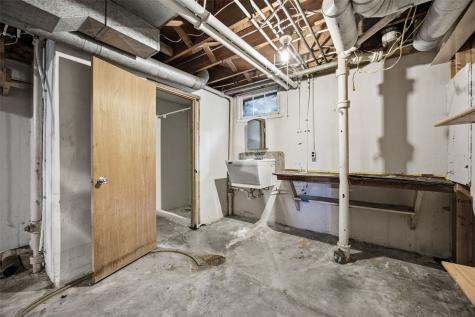 2009 3rd Street SW Cedar Rapids IA 52404