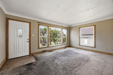 2009 3rd Street SW Cedar Rapids IA 52404