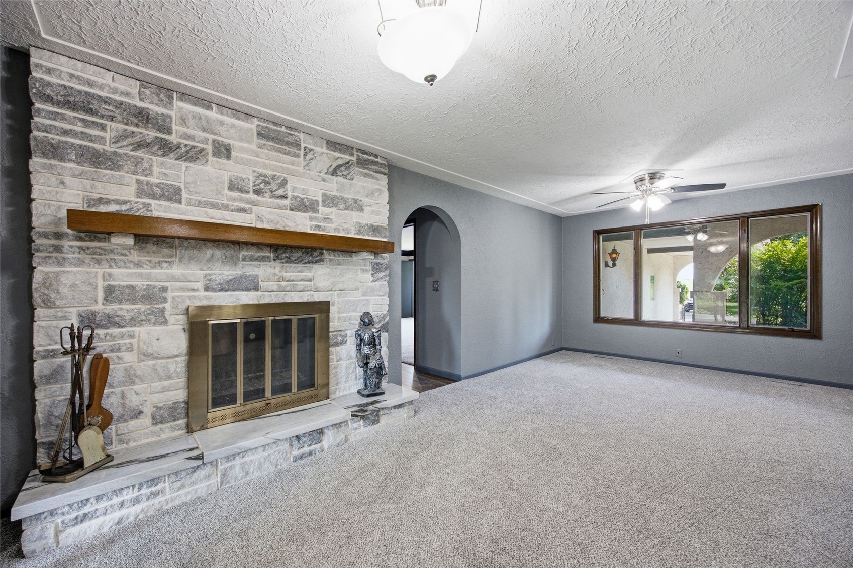 400 E Southview Road Fairfax IA 52228