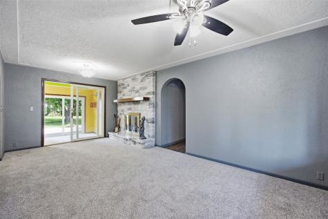400 E Southview Road Fairfax IA 52228