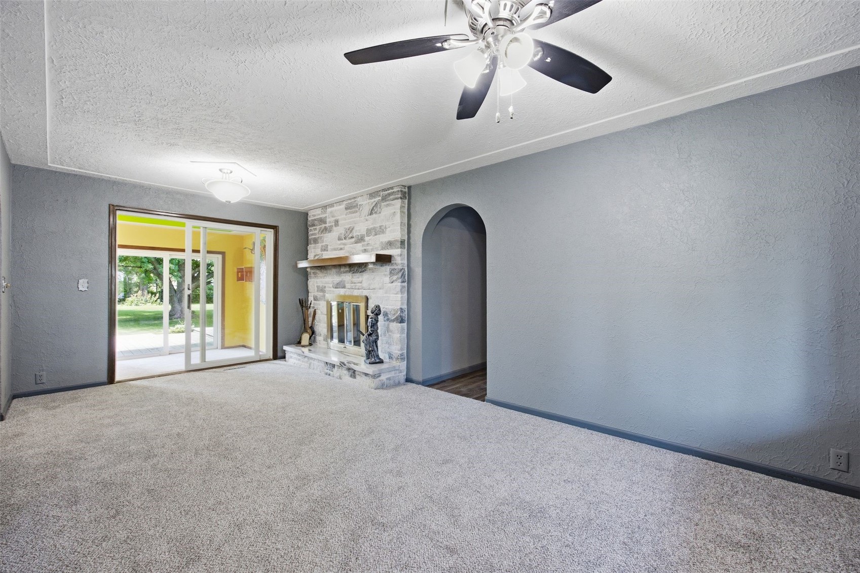 400 E Southview Road Fairfax IA 52228