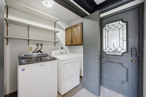 400 E Southview Road Fairfax IA 52228