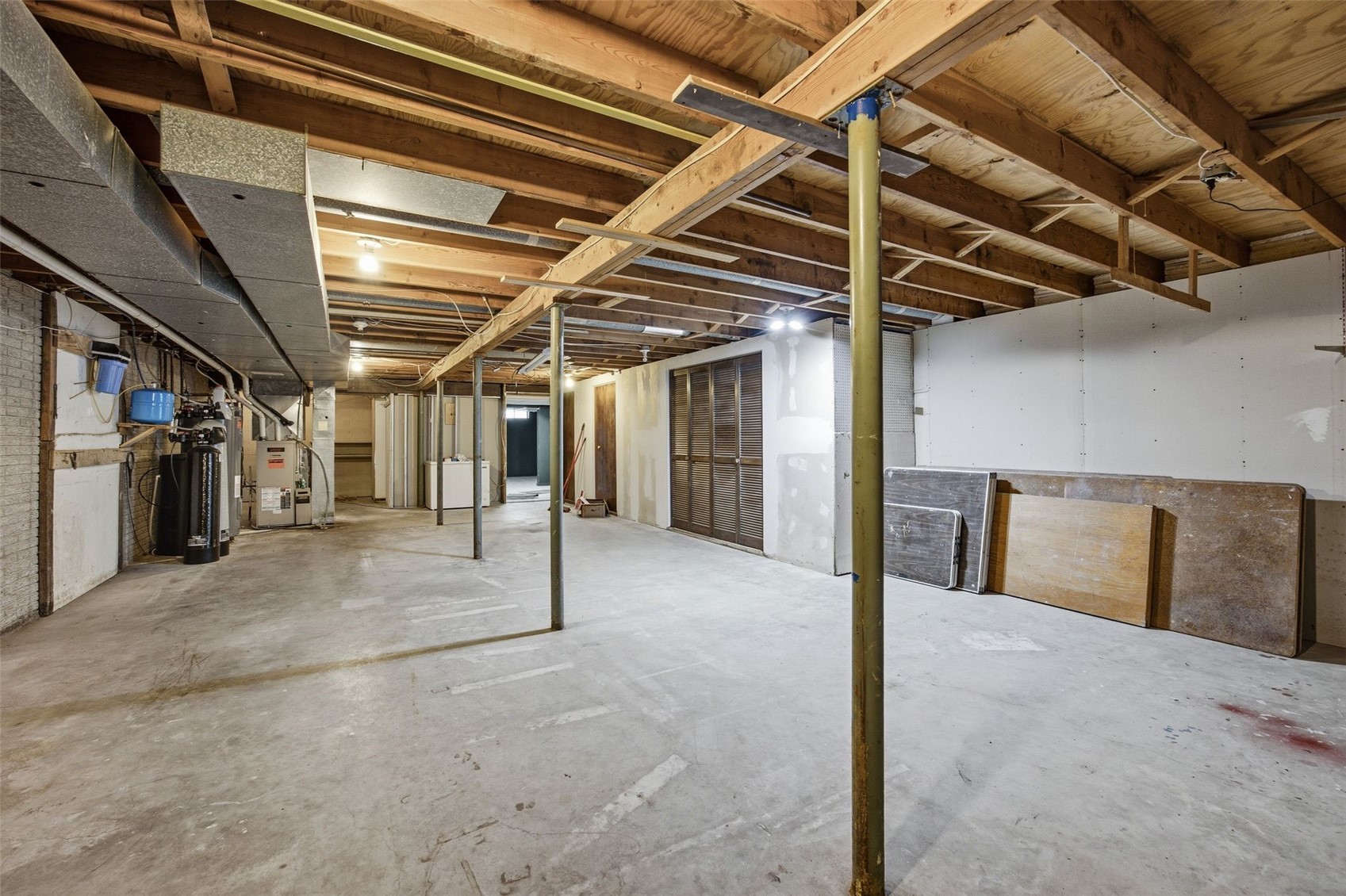 400 E Southview Road Fairfax IA 52228