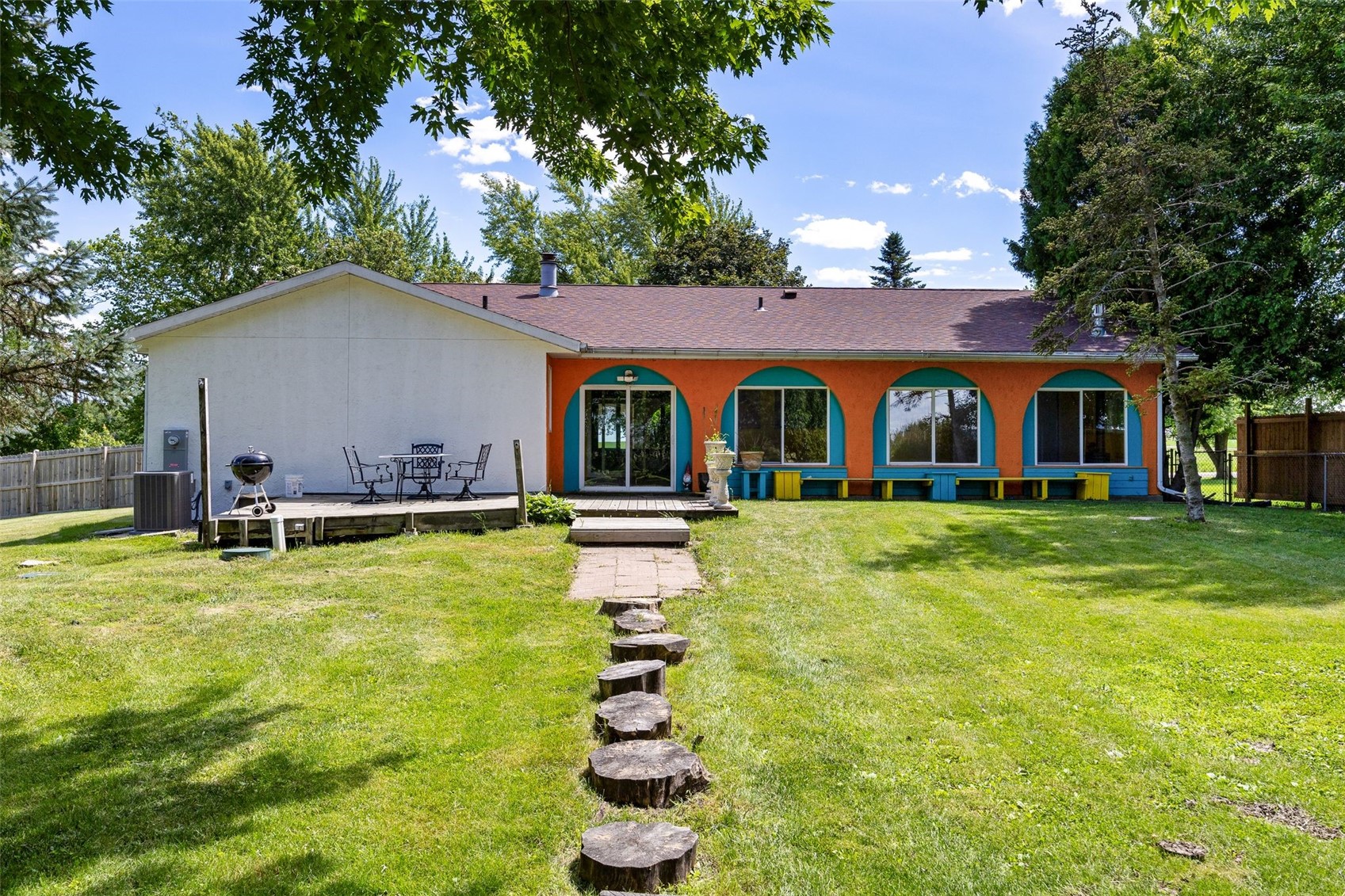 400 E Southview Road Fairfax IA 52228