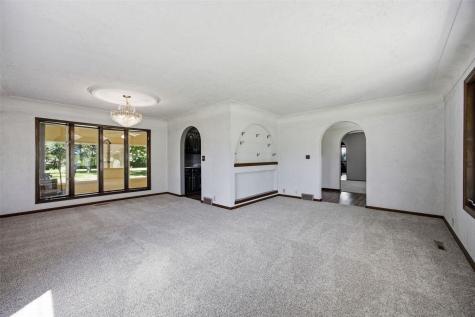 400 E Southview Road Fairfax IA 52228