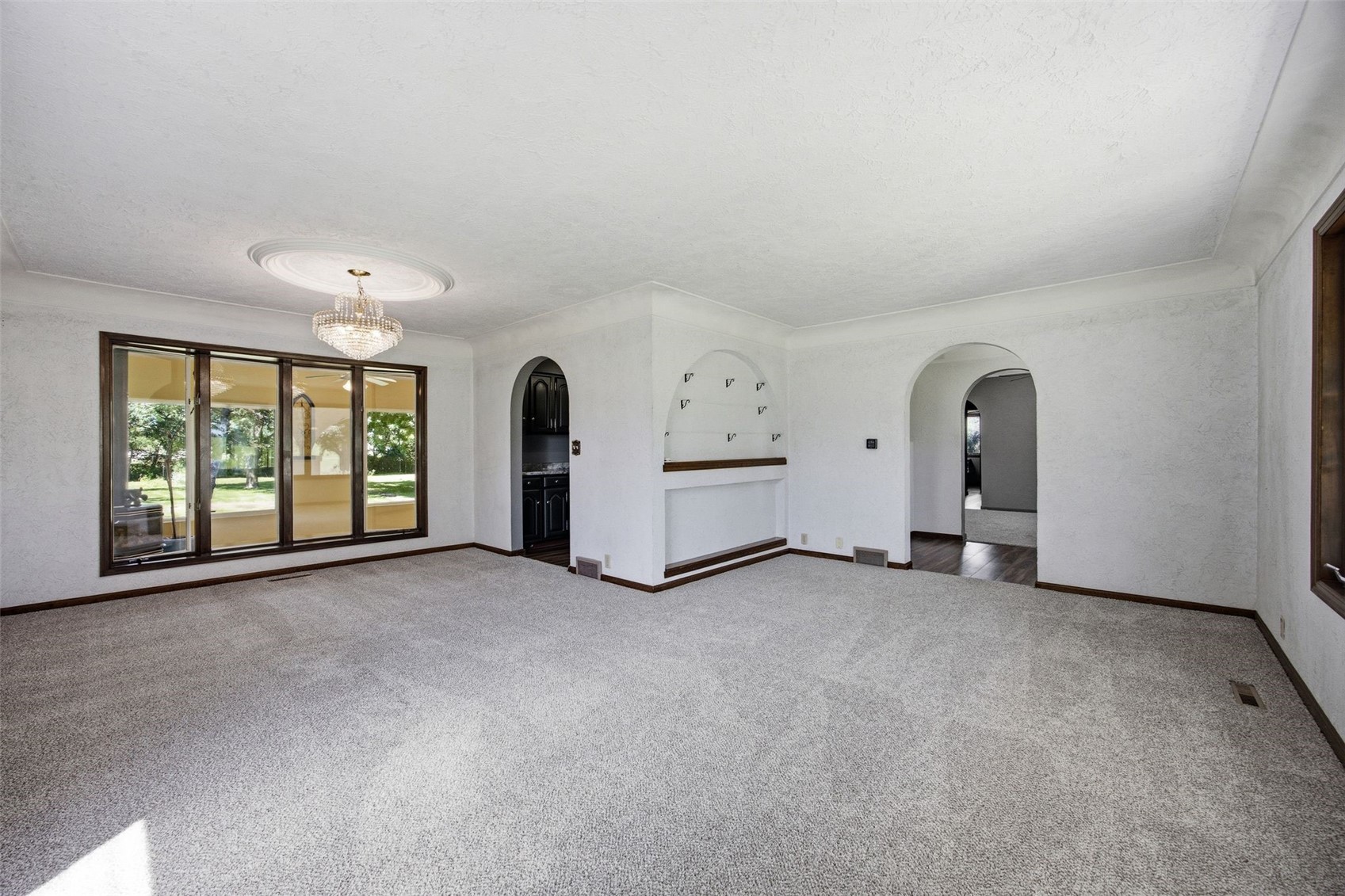 400 E Southview Road Fairfax IA 52228