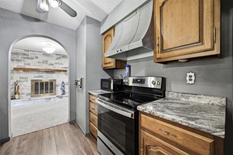 400 E Southview Road Fairfax IA 52228