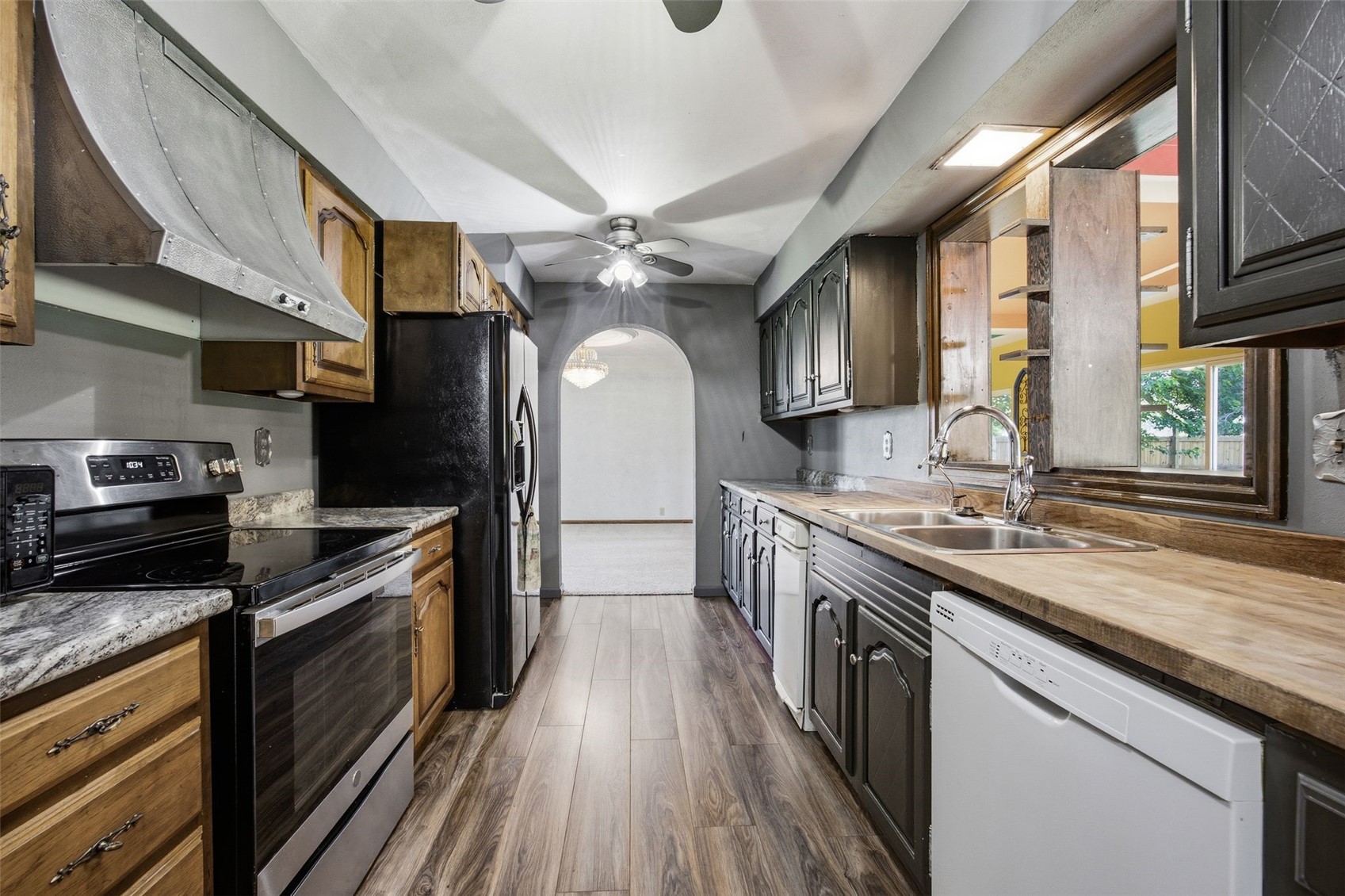 400 E Southview Road Fairfax IA 52228