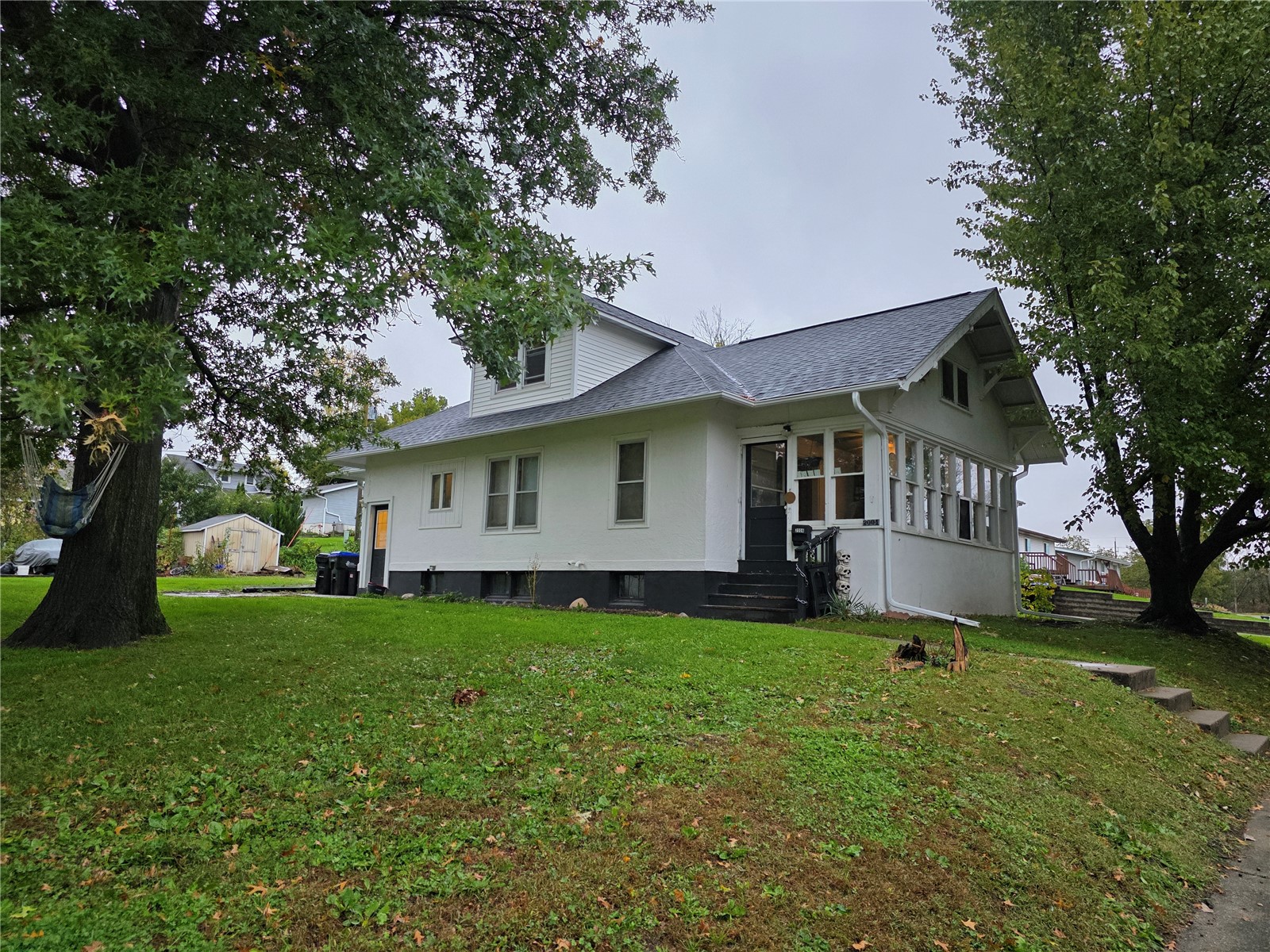 2004 11th Avenue Belle Plaine IA 52208