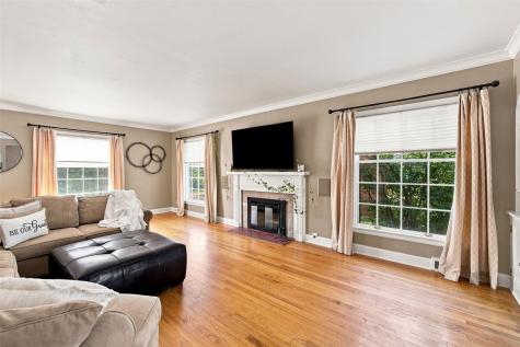1926 Blake Boulevard SE Cedar Rapids IA 52403