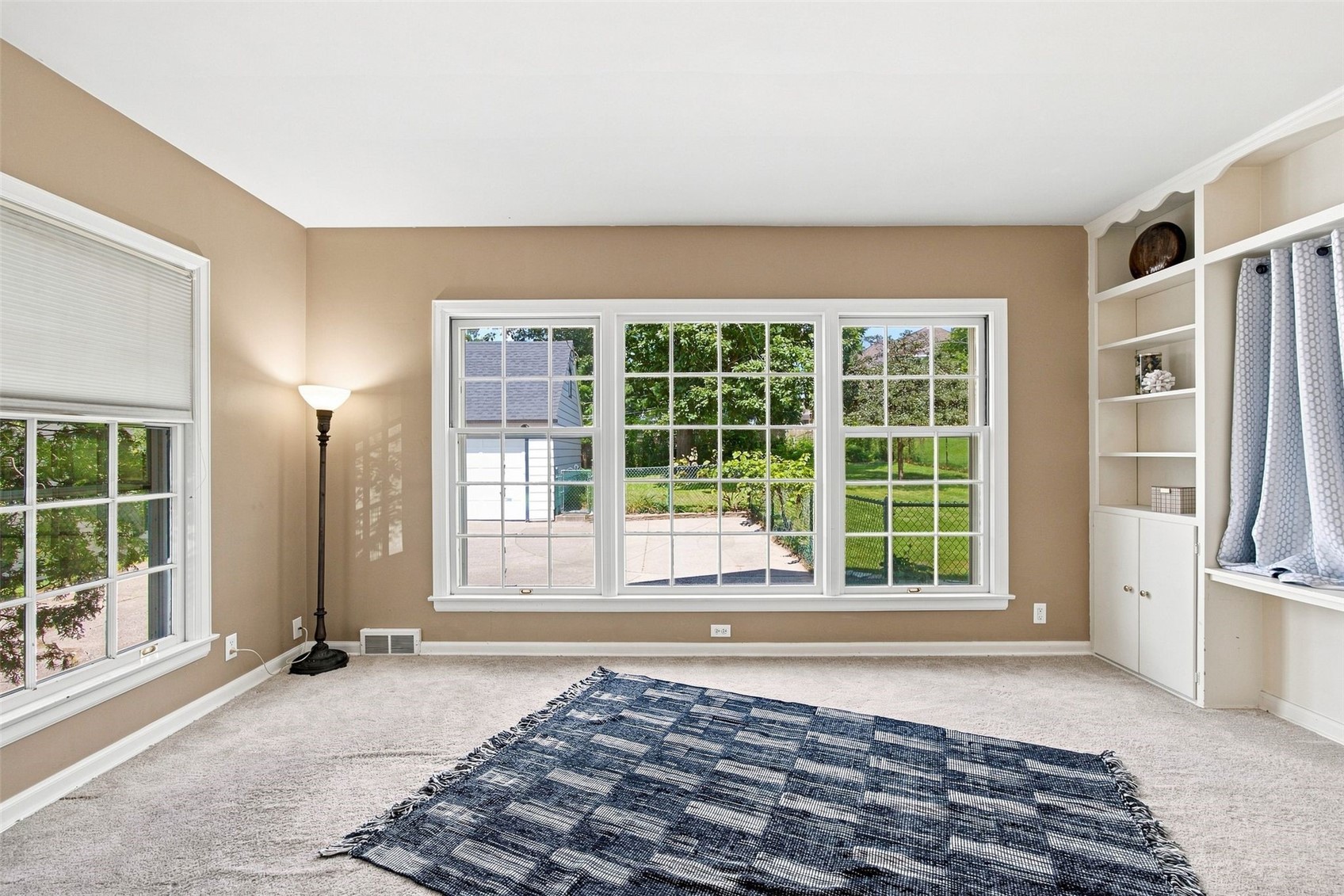 1926 Blake Boulevard SE Cedar Rapids IA 52403