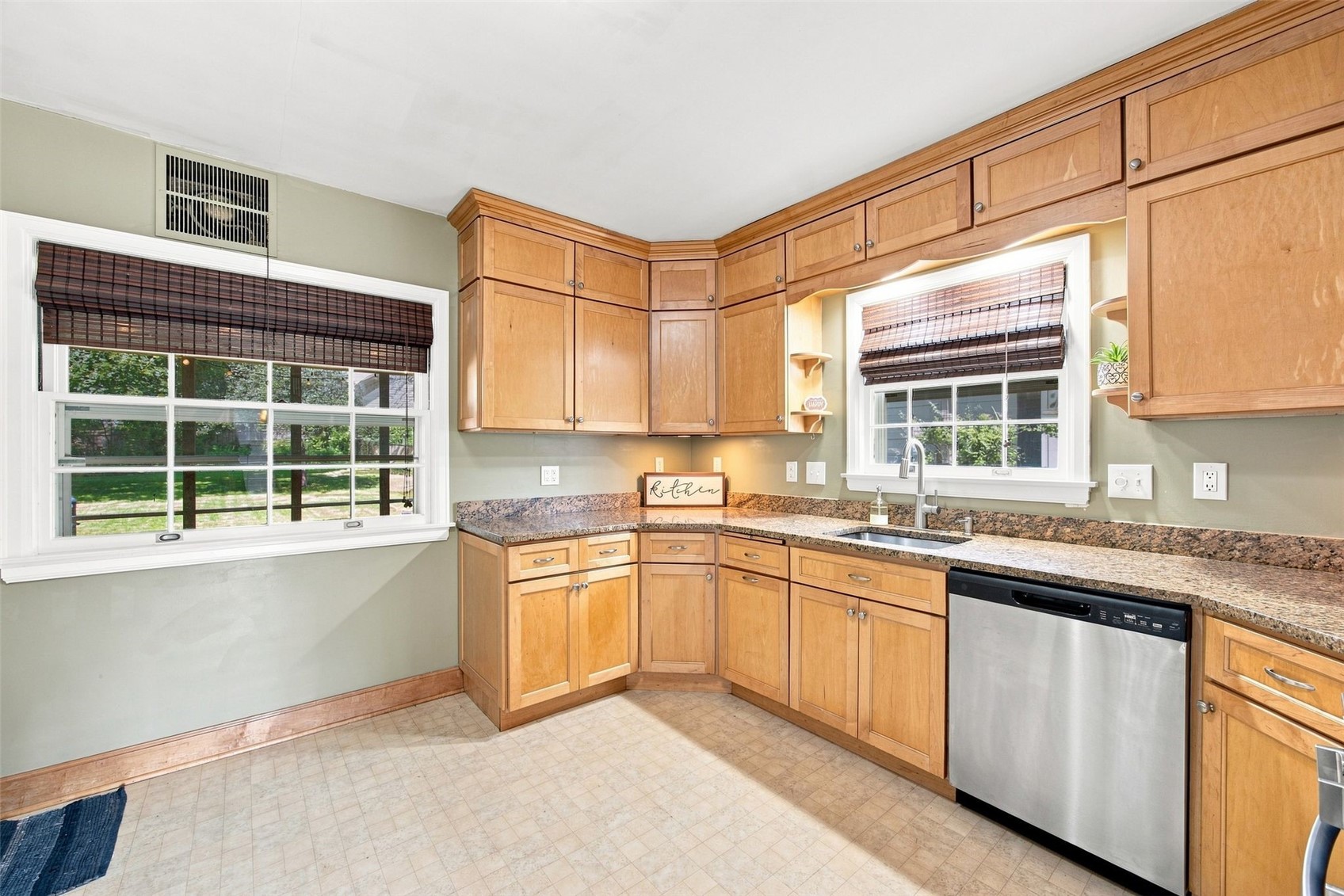 1926 Blake Boulevard SE Cedar Rapids IA 52403