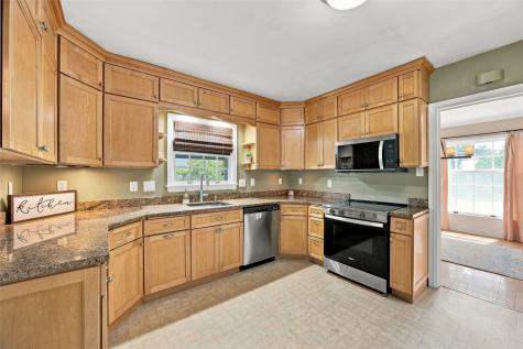 1926 Blake Boulevard SE Cedar Rapids IA 52403
