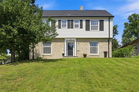 1926 Blake Boulevard SE Cedar Rapids IA 52403