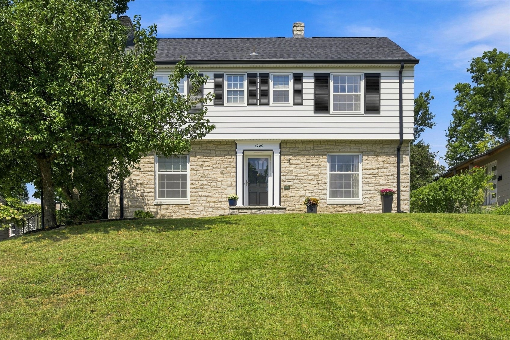 1926 Blake Boulevard SE Cedar Rapids IA 52403