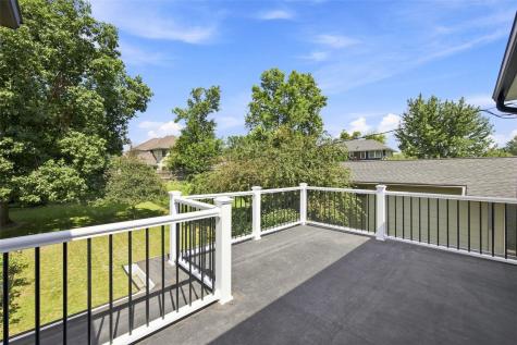 1926 Blake Boulevard SE Cedar Rapids IA 52403