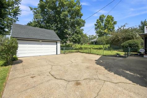 1926 Blake Boulevard SE Cedar Rapids IA 52403