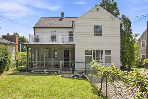 1926 Blake Boulevard SE Cedar Rapids IA 52403