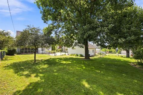 1926 Blake Boulevard SE Cedar Rapids IA 52403