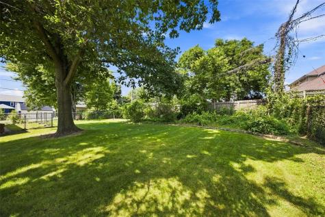 1926 Blake Boulevard SE Cedar Rapids IA 52403