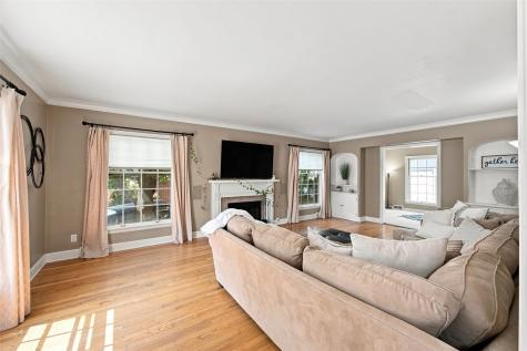 1926 Blake Boulevard SE Cedar Rapids IA 52403