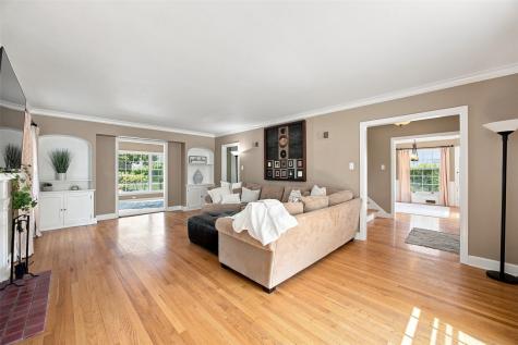 1926 Blake Boulevard SE Cedar Rapids IA 52403