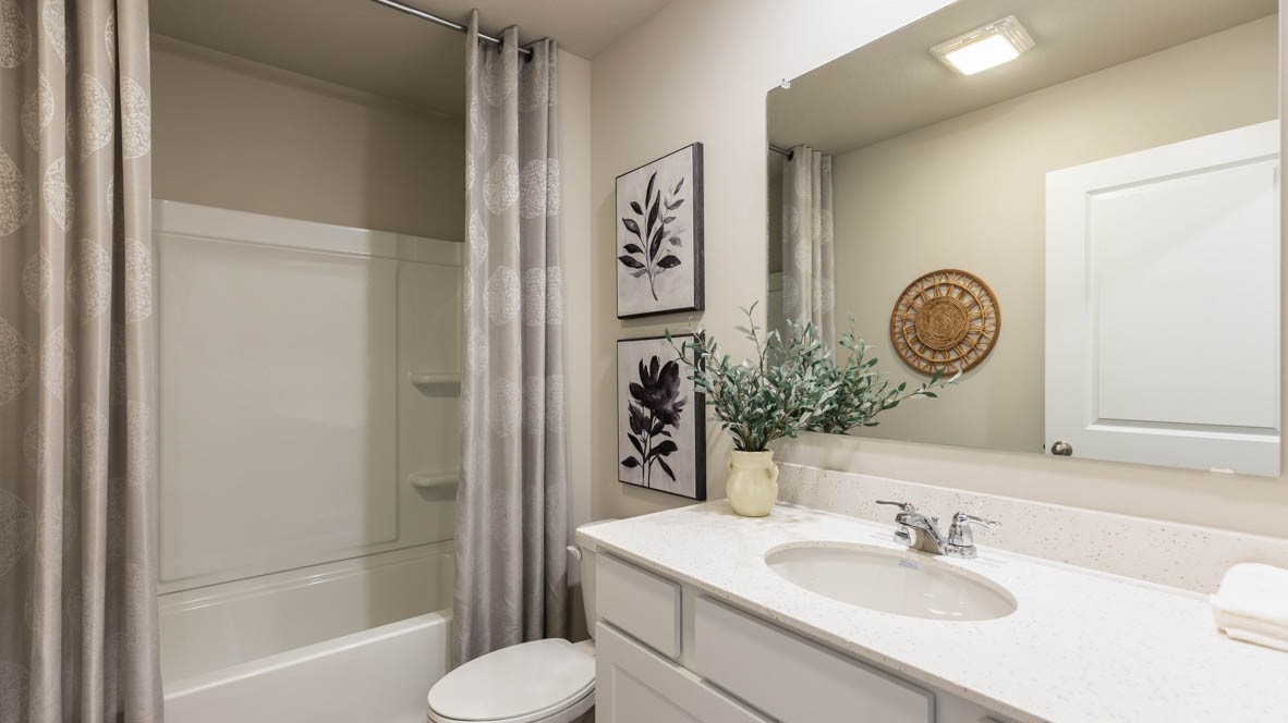 732 E Goldfinch Drive Tiffin IA 52340