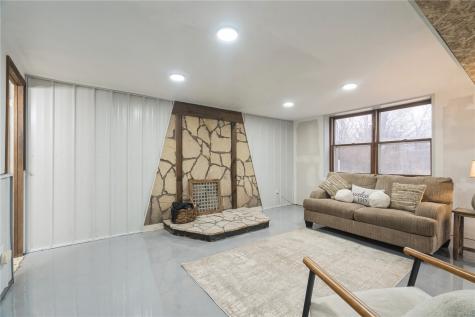 2602 Towne House Drive NE Cedar Rapids IA 52402