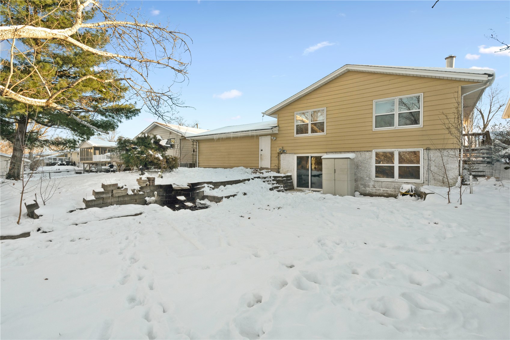 2602 Towne House Drive NE Cedar Rapids IA 52402