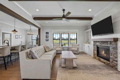 6101 Michael Drive NE Cedar Rapids IA 52411