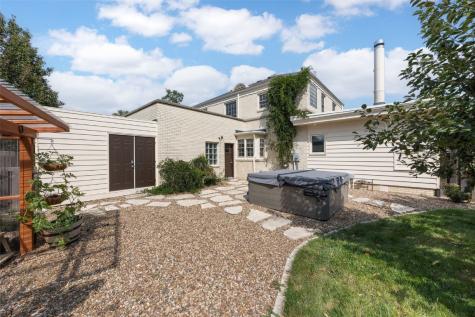 2241 Linden Drive SE Cedar Rapids IA 52403
