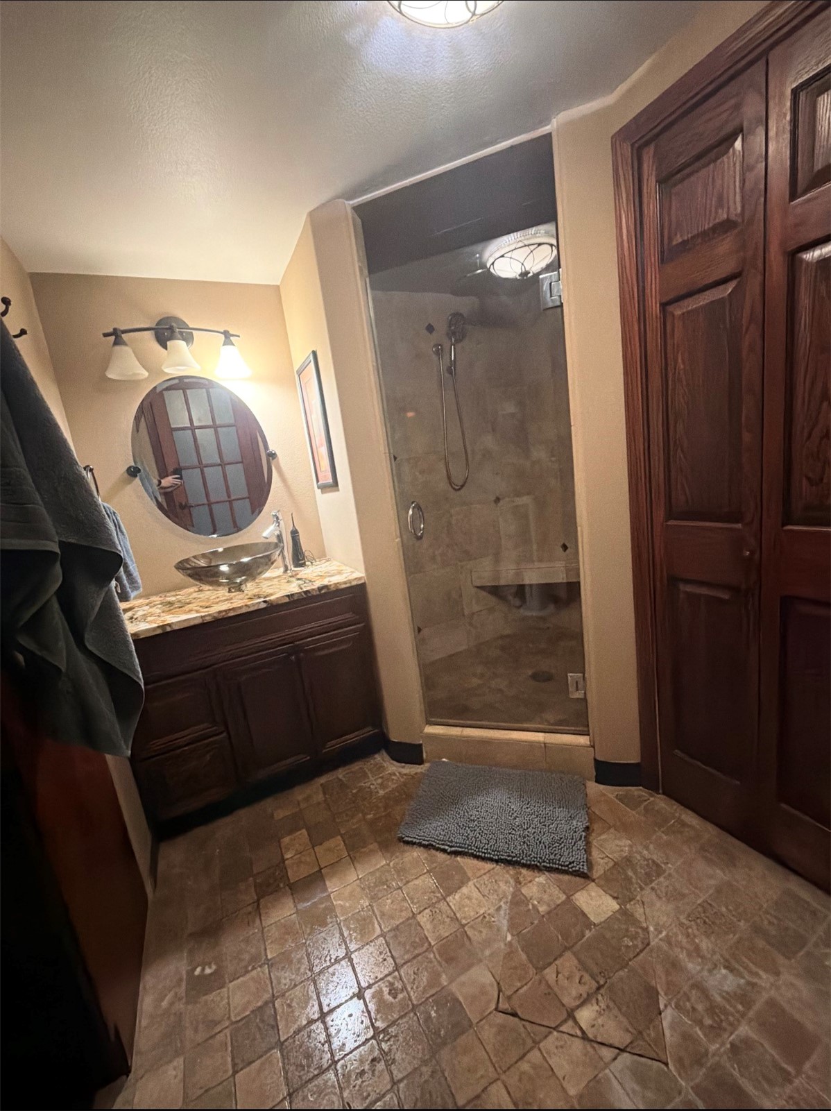 4711 F Avenue NE Cedar Rapids IA 52402