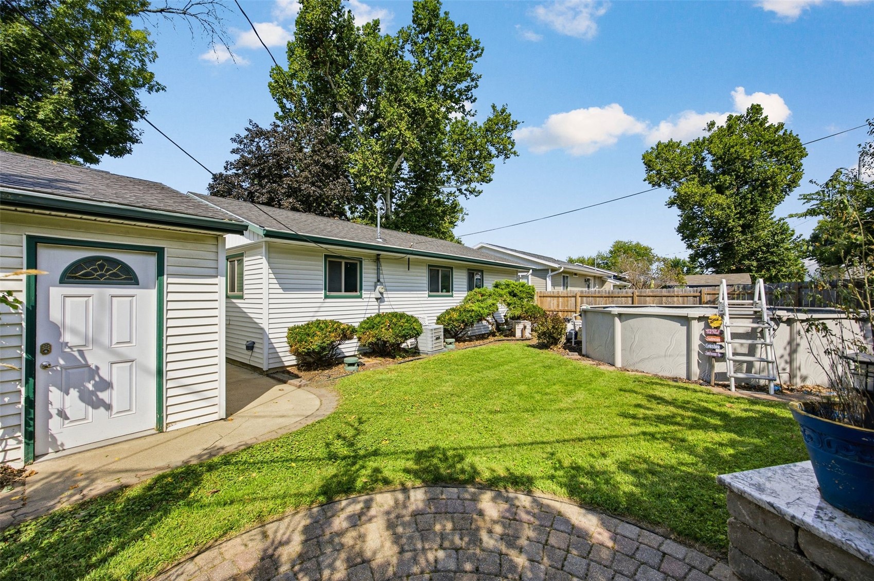 4711 F Avenue NE Cedar Rapids IA 52402