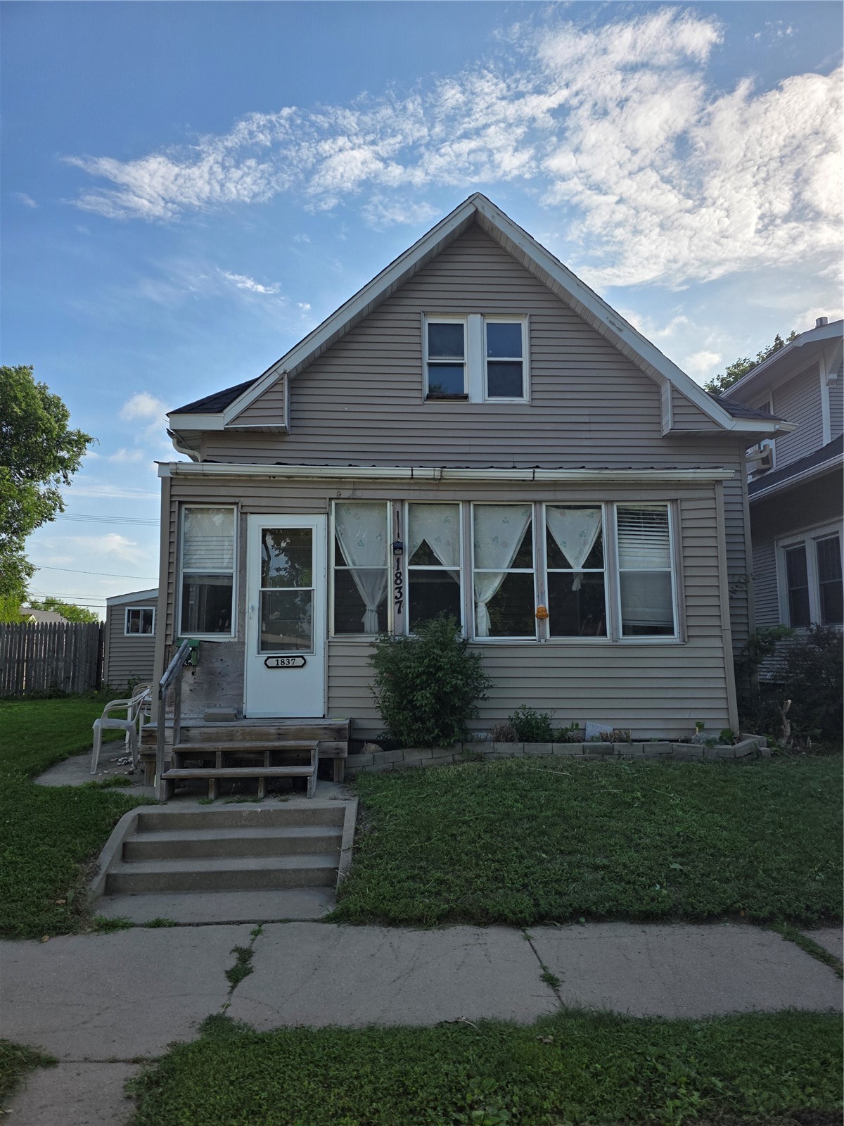 1837 D Street SW Cedar Rapids IA 52404