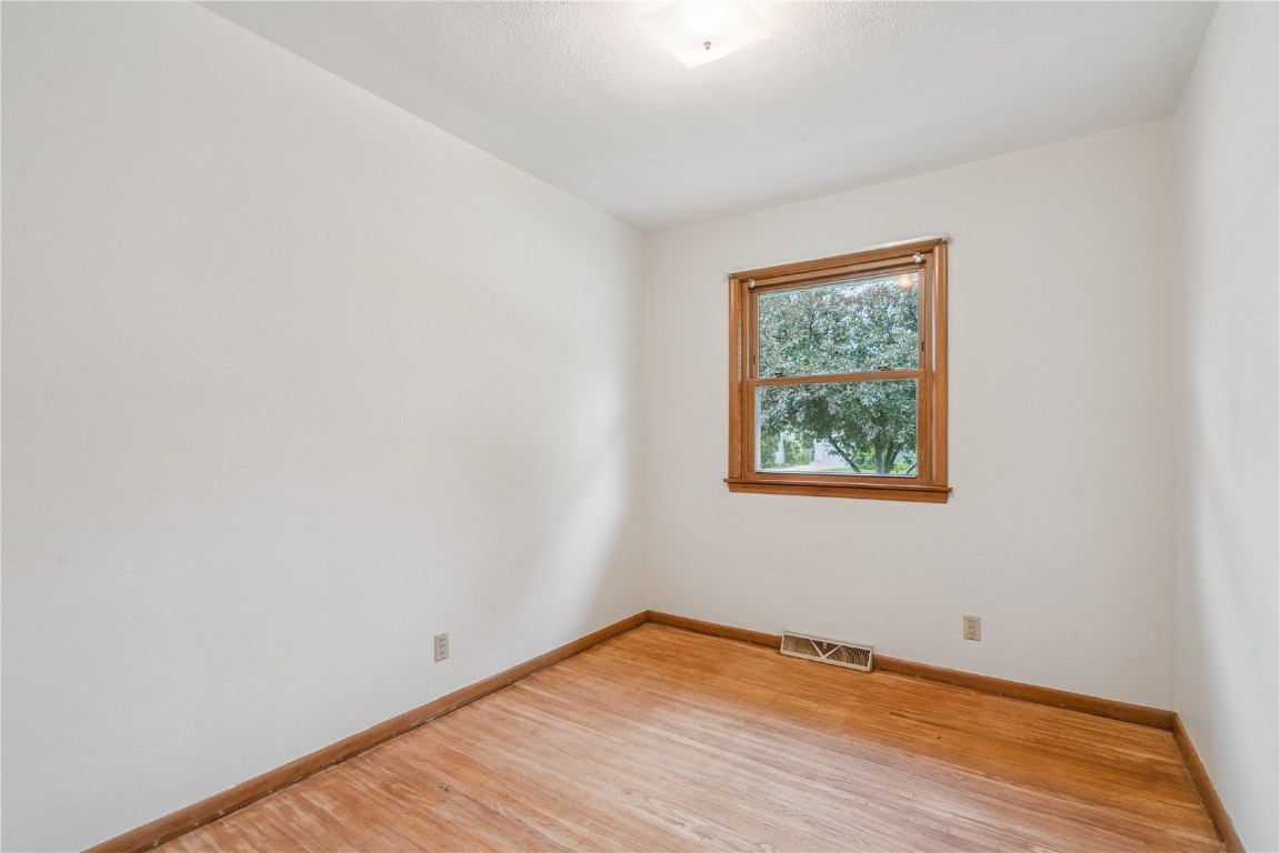 3833 Clark Road SE Cedar Rapids IA 52403