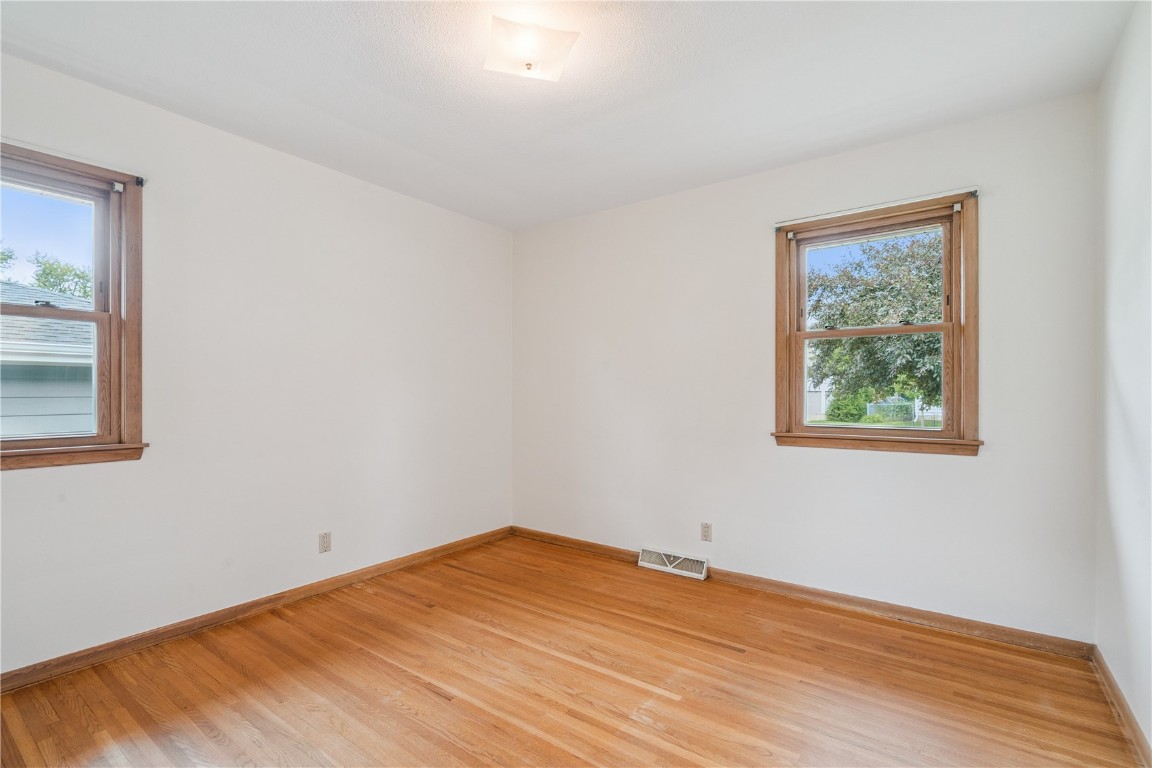3833 Clark Road SE Cedar Rapids IA 52403