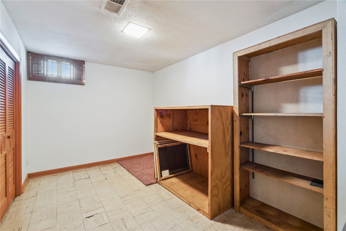 3833 Clark Road SE Cedar Rapids IA 52403