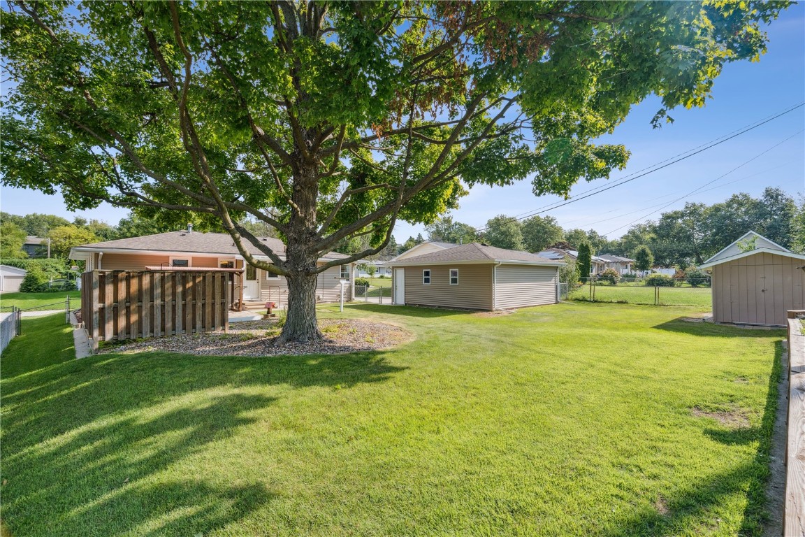 3833 Clark Road SE Cedar Rapids IA 52403